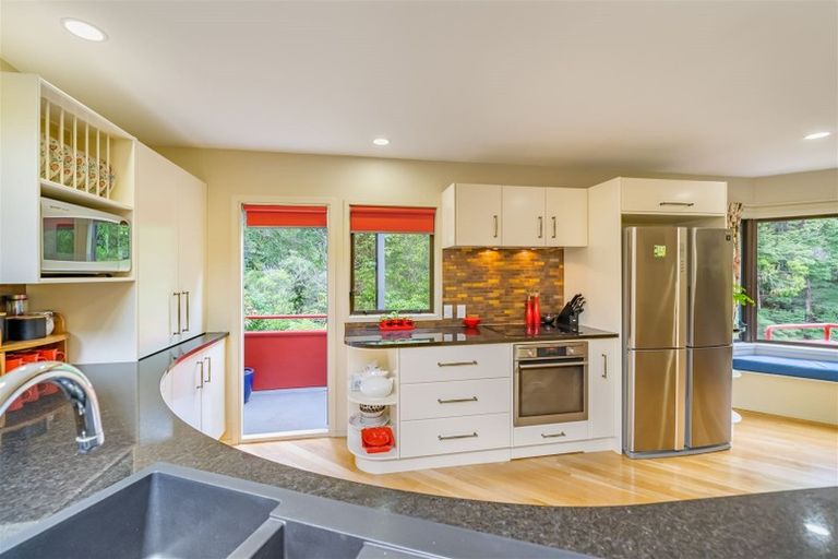 Photo of property in 55 Chatsworth Road, Silverstream, Upper Hutt, 5019