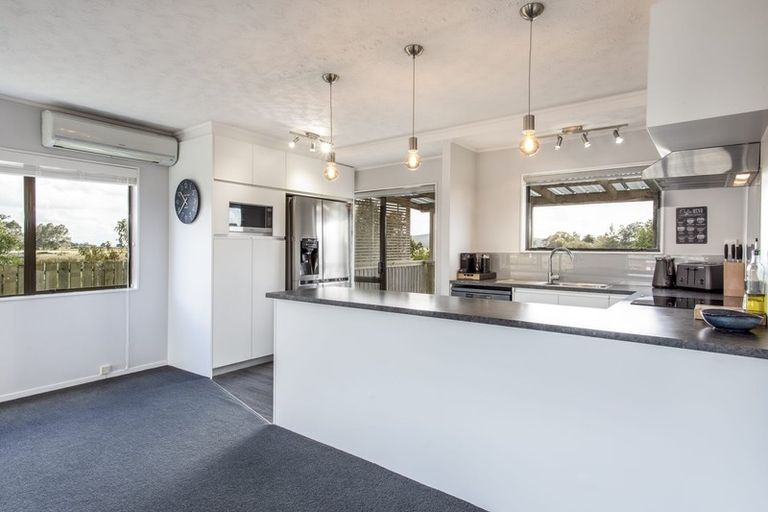 Photo of property in 2/204 Parkhurst Road, Parakai, 0830