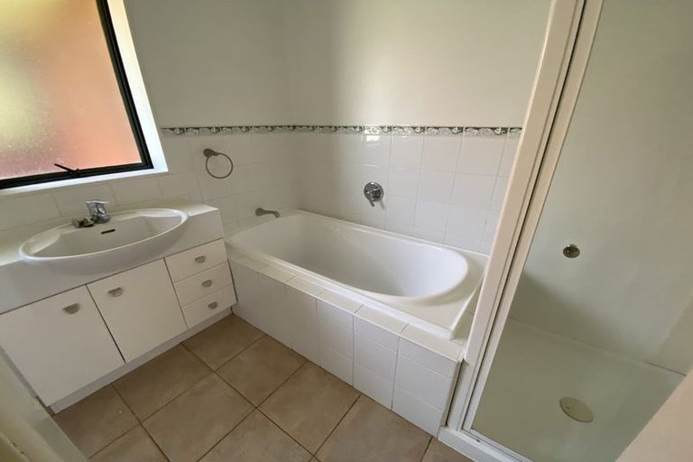 Photo of property in 42 Parkhill Road, Mellons Bay, Auckland, 2014