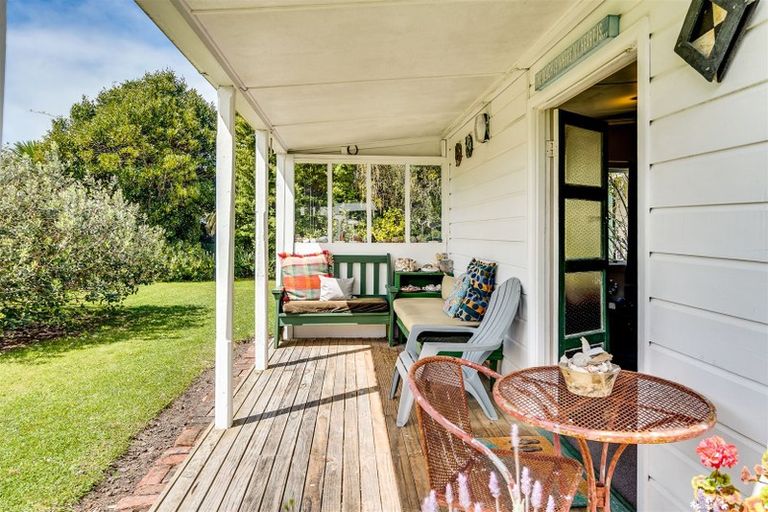 Photo of property in 35 Airini Road, Waimarama, Havelock North, 4294