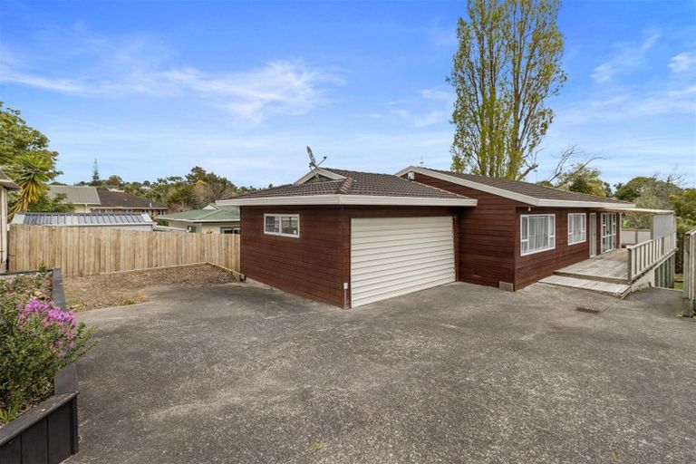 Photo of property in 1/27 Woodglen Road, Glen Eden, Auckland, 0602
