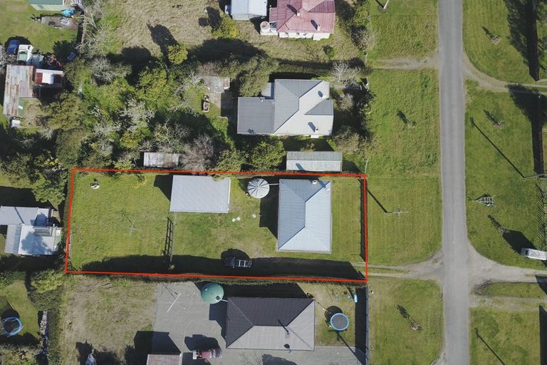 Photo of property in 6 Resolution Street, Tolaga Bay, 4077