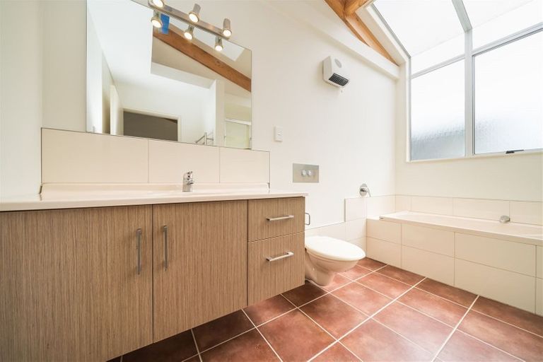 Photo of property in 104 Apollo Parade, Milson, Palmerston North, 4414