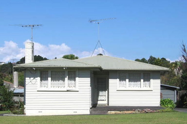 Photo of property in 142 Seabrook Avenue, New Lynn, Auckland, 0600