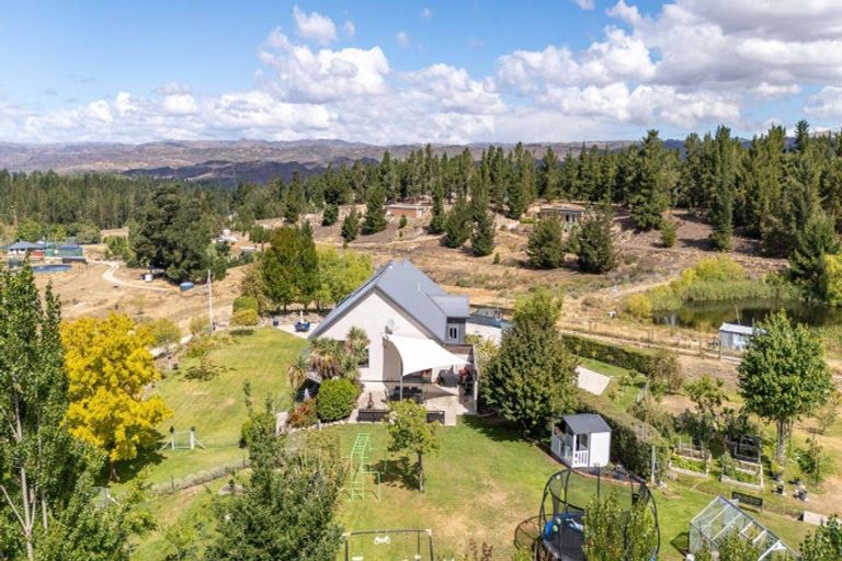 Photo of property in 233 Letts Gully Road, Letts Gully, Alexandra, 9393