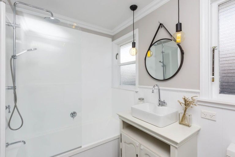 Photo of property in 16 Thackeray Street, Trentham, Upper Hutt, 5018