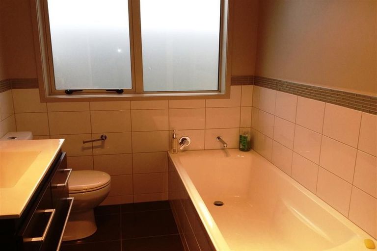 Photo of property in 4 Bonny Crescent, Massey, Auckland, 0614