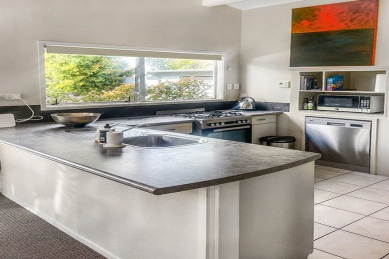 Photo of property in 73 Iranui Road, Inner Kaiti, Gisborne, 4010