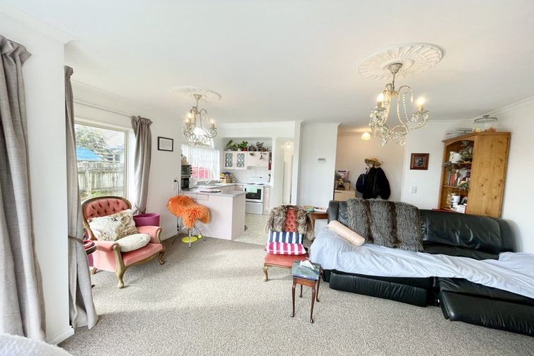 Photo of property in 9 Cobbe Place, Pomare, Rotorua, 3015