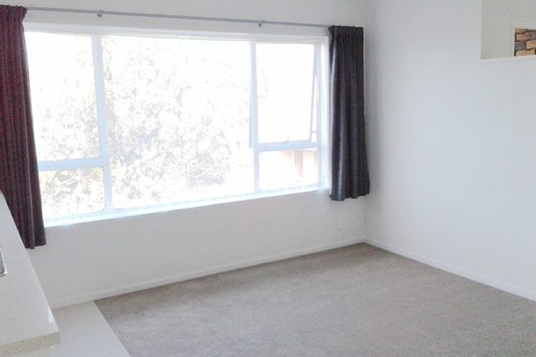 Photo of property in 2/14 Heron Place, Pakuranga Heights, Auckland, 2010