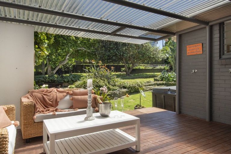 Photo of property in 114 Harbour View Road, Omokoroa, 3114