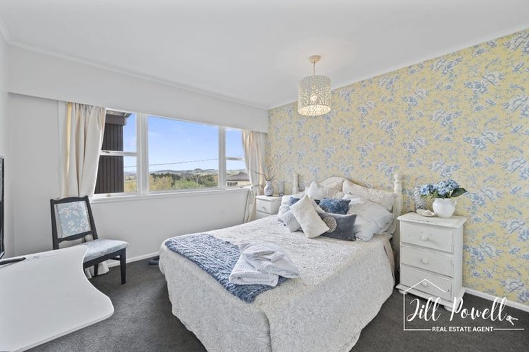 Photo of property in 2 Bickerstaffe Road, Maungaturoto, 0520