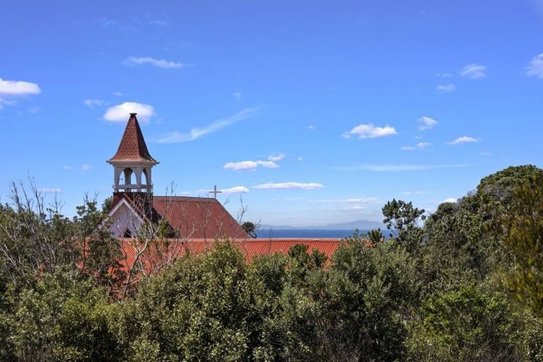 Photo of property in 4 Puriri Avenue, Leigh, 0985