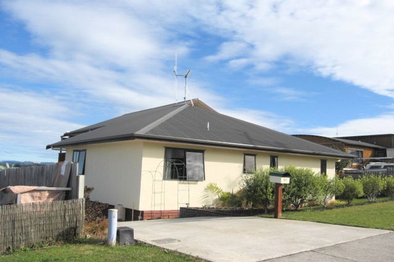 Photo of property in 51 Brymer Road, Grandview Heights, Hamilton, 3200