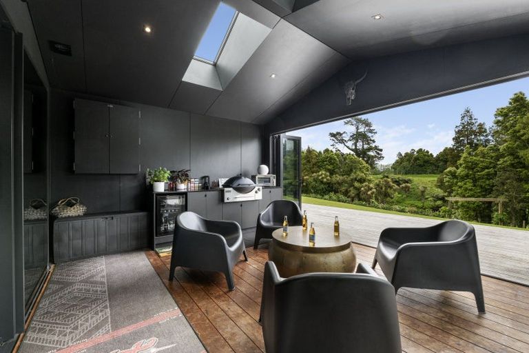 Photo of property in 9b Cross Street, Lepperton, New Plymouth, 4373