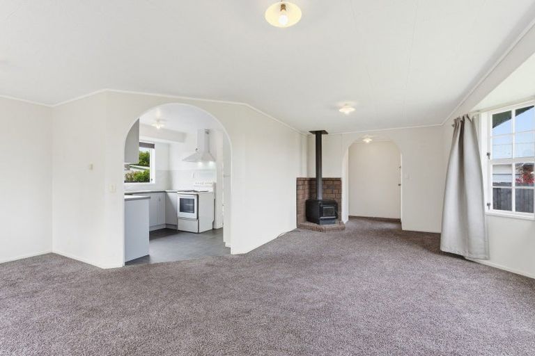 Photo of property in 52 Acacia Street, Kelvin Grove, Palmerston North, 4414
