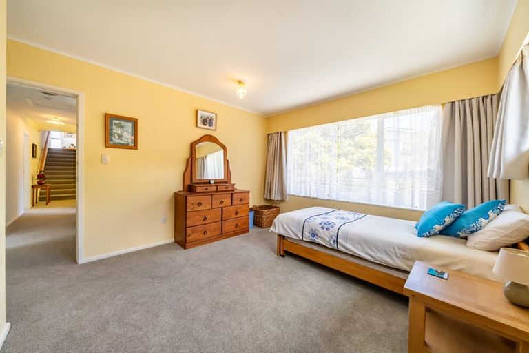 Photo of property in 12 The Track, Plimmerton, Porirua, 5026