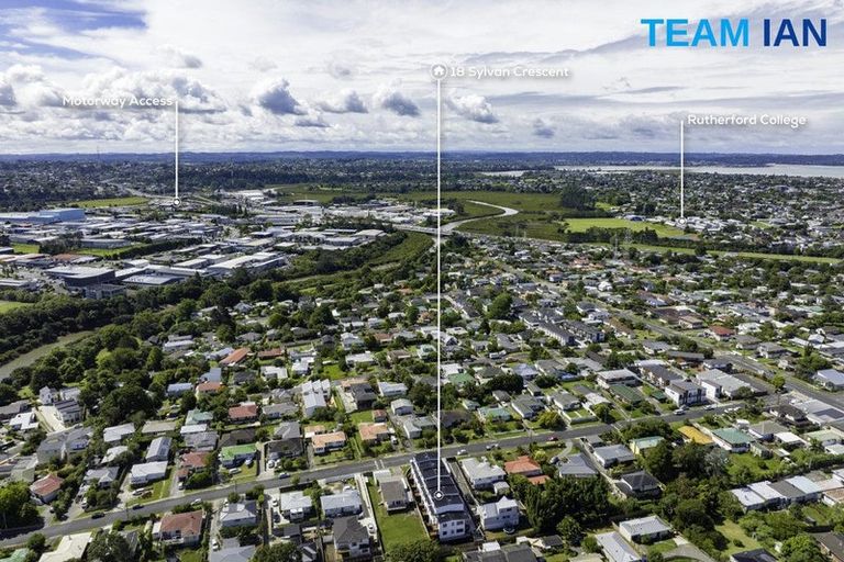 Photo of property in 8/18 Sylvan Crescent, Te Atatu South, Auckland, 0610