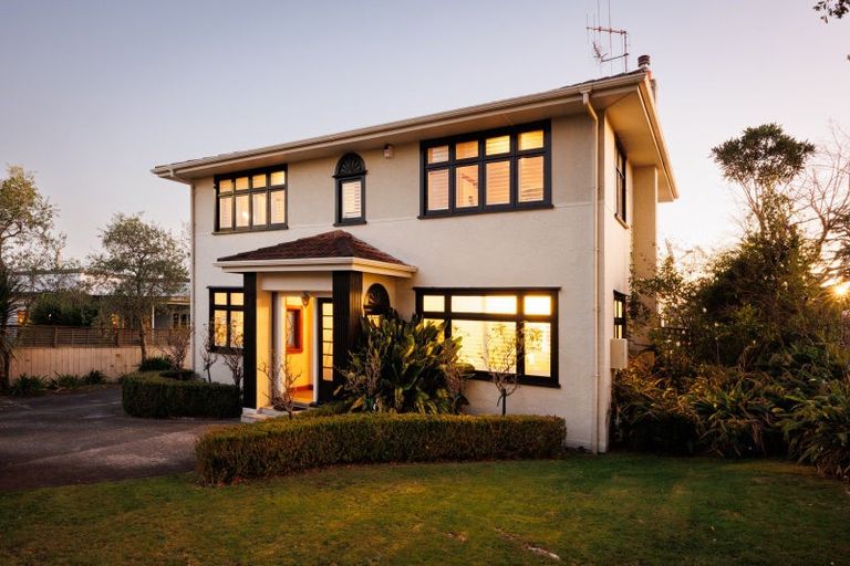Photo of property in 70 Heretaunga Street, Palmerston North, 4414