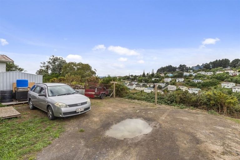 Photo of property in 25 Swansea Street, Cannons Creek, Porirua, 5024