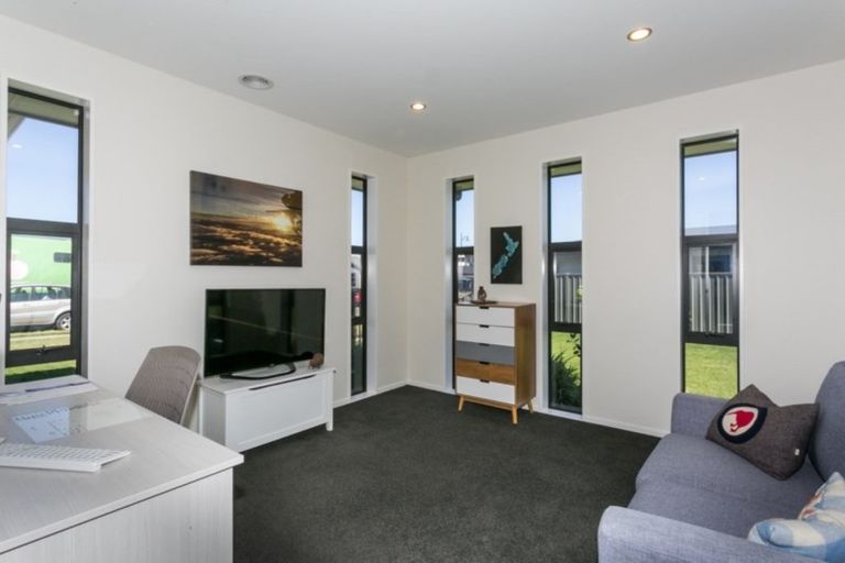 Photo of property in 5 Whakatomo Place, Havelock North, 4130