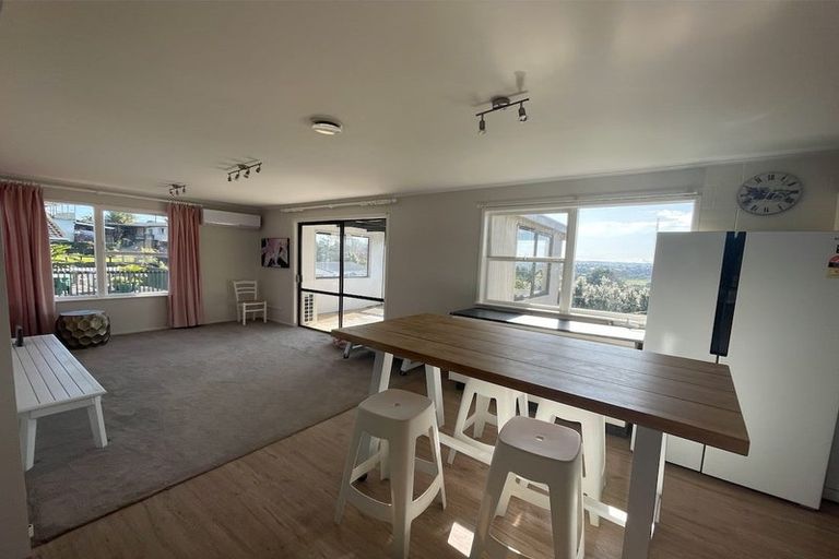 Photo of property in 6 Hartley Terrace, Massey, Auckland, 0614