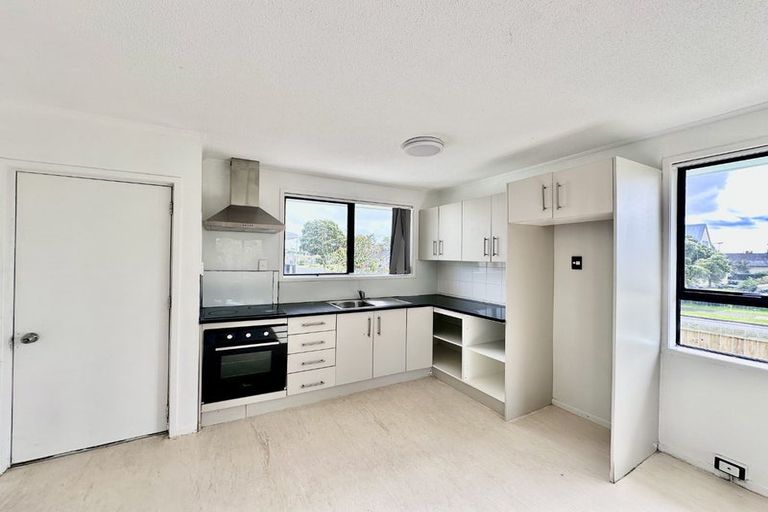 Photo of property in 38 Burundi Avenue, Clendon Park, Auckland, 2103