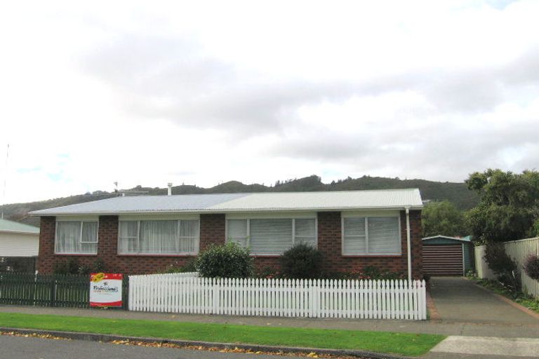 Photo of property in 28b Foster Street, Taita, Lower Hutt, 5011