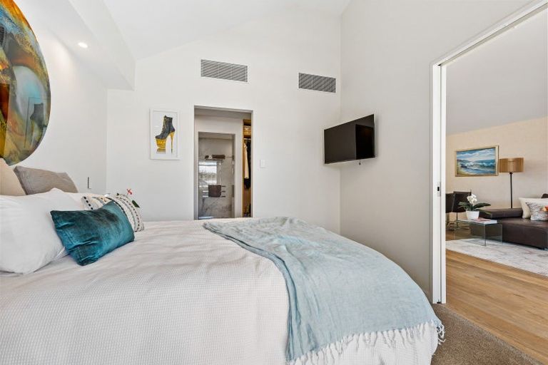 Photo of property in 2d/2 Queens Parade, Devonport, Auckland, 0624