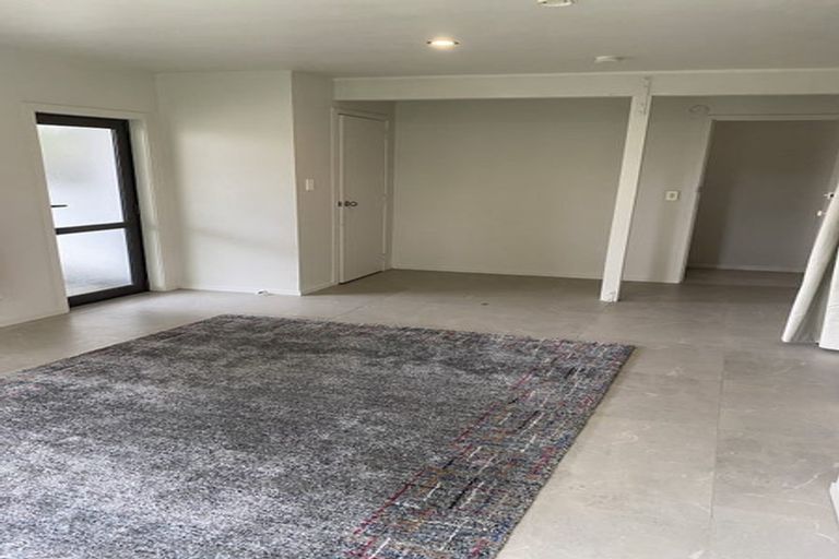 Photo of property in 2/4 Penning Road, Castor Bay, Auckland, 0620