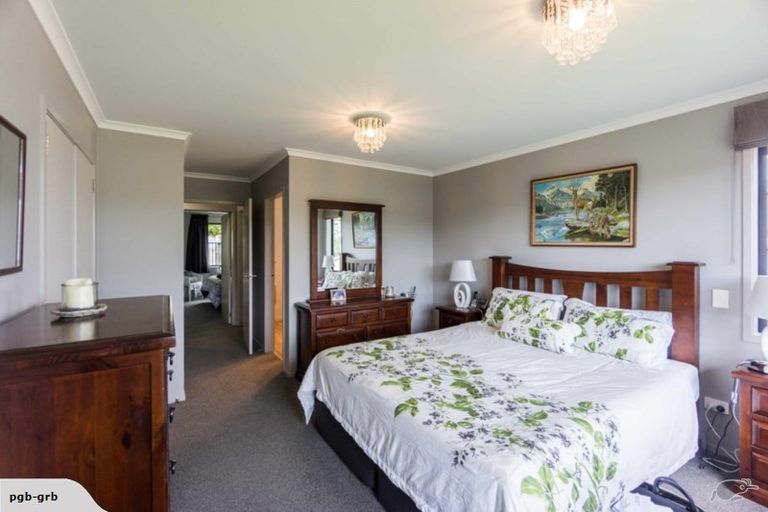 Photo of property in 172 Waterside Drive, Pyes Pa, Tauranga, 3112