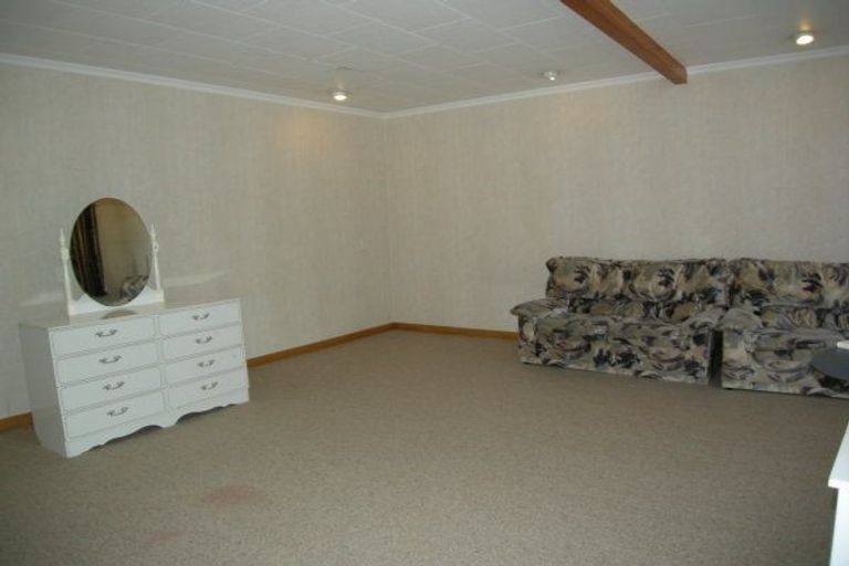 Photo of property in 50 Eugenia Rise, Totara Heights, Auckland, 2105