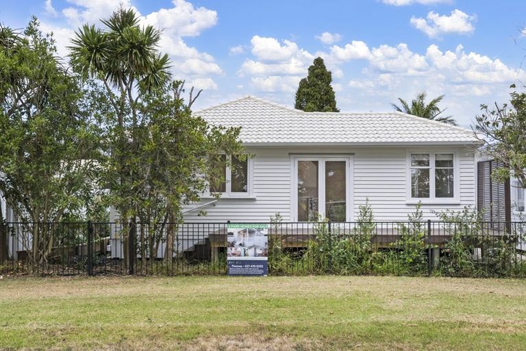 Photo of property in 24d Clinton Avenue, Te Atatu Peninsula, Auckland, 0610