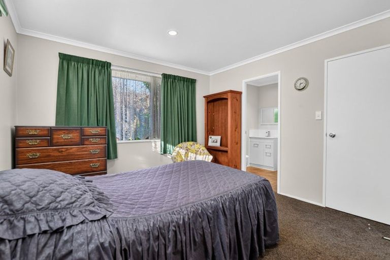 Photo of property in 35 Nottingham Drive, Hamilton East, Hamilton, 3216