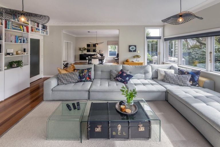 Photo of property in 130 Karori Road, Karori, Wellington, 6012