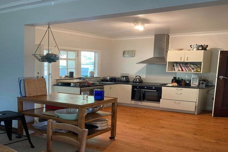 Photo of property in 34 Queens Drive, Kilbirnie, Wellington, 6022