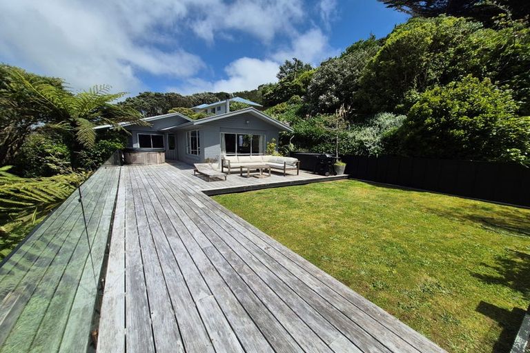 Photo of property in 23 Raroa Place, Pukerua Bay, 5026