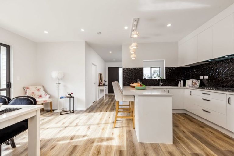 Photo of property in 8 Whakapono Road, Pukekohe, 2120