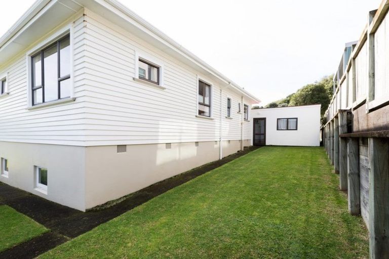Photo of property in 7 Moulton Street, Moturoa, New Plymouth, 4310