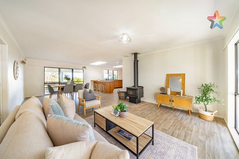 Photo of property in 80 Greenwood Boulevard, Otaki, 5512