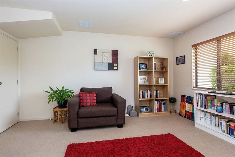 Photo of property in 2 Puma Drive, Golflands, Auckland, 2013