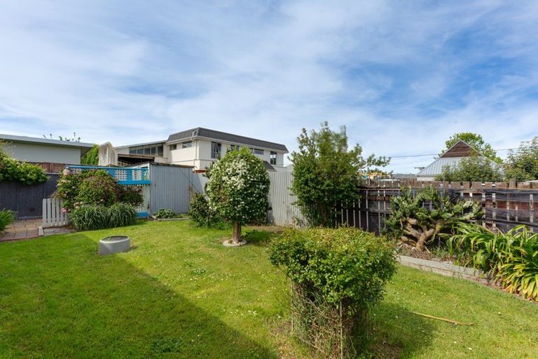 Photo of property in 1/136 Wainoni Road, Avondale, Christchurch, 8061