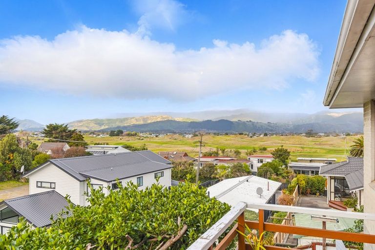 Photo of property in 57a Golf Road, Paraparaumu Beach, Paraparaumu, 5032