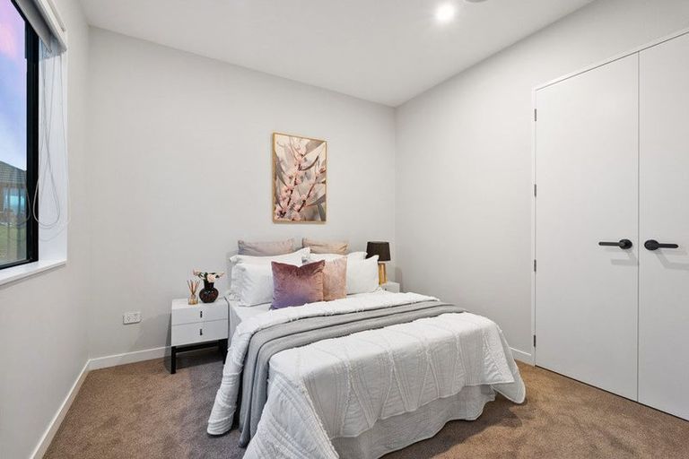 Photo of property in 24 Tipu Crescent, Wainui, 0992