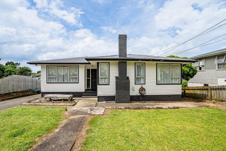 Photo of property in 5 Leonard Place, Otara, Auckland, 2023