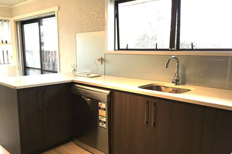 Photo of property in 2/39 Alfriston Road, Manurewa East, Auckland, 2102