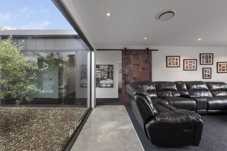 Photo of property in 9b Cross Street, Lepperton, New Plymouth, 4373