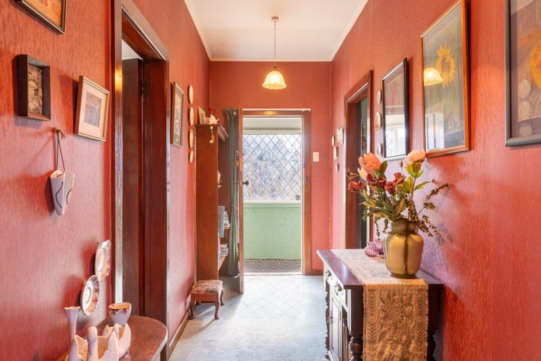 Photo of property in 6 Waterloo Street, Dannevirke, 4930