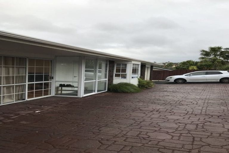 Photo of property in 1/1 Clearwater Cove, West Harbour, Auckland, 0618