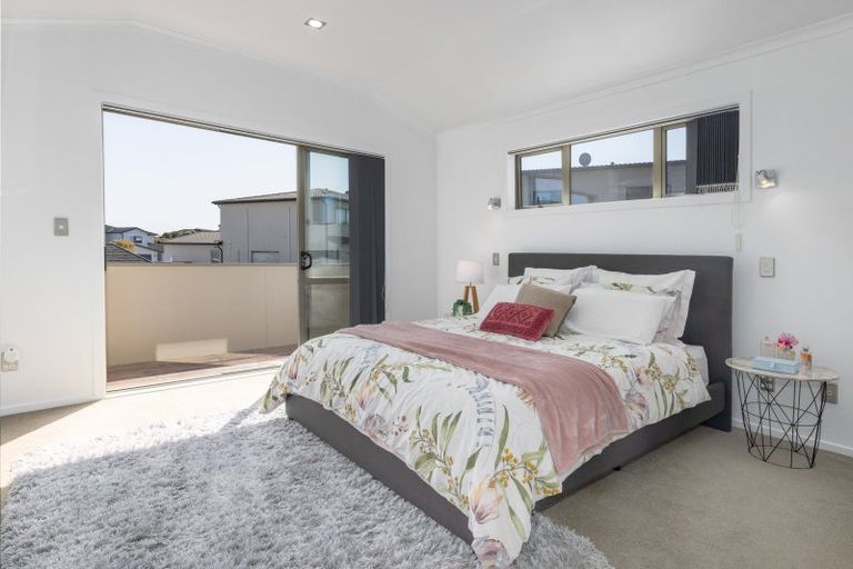 Photo of property in 17 Tasman Close, Aotea, Porirua, 5024